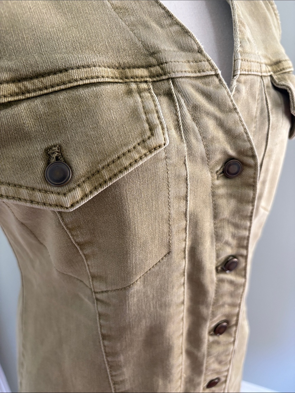 Free People Sleeveless Olive Tan Button-Front Denim Utility Safari Dress Size 6 - Picture 3 of 7
